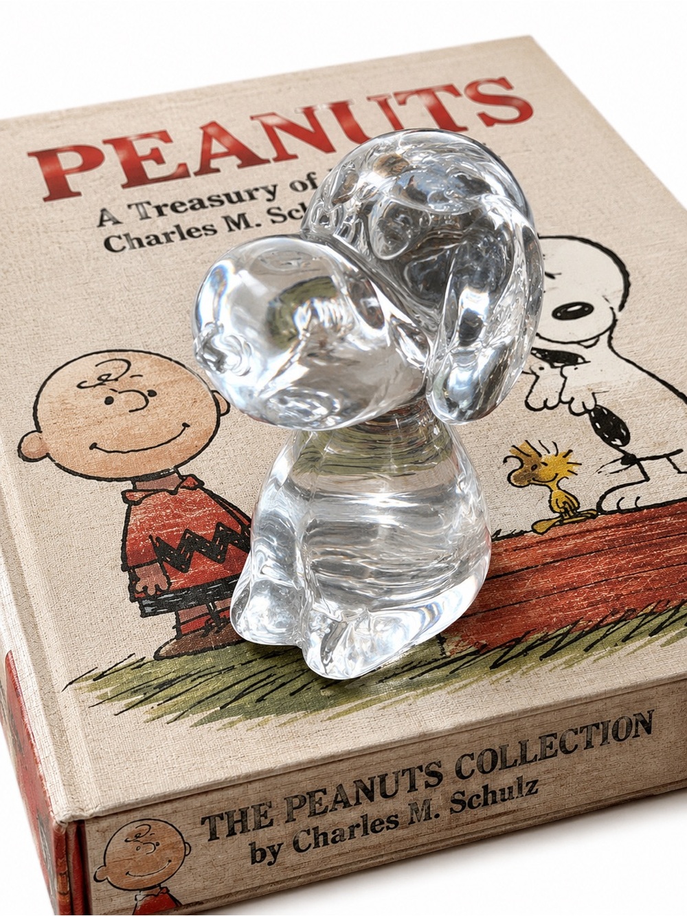Vintage Snoopy Crystal Glass Figurine Paperweight © 1972 United Feature Synd